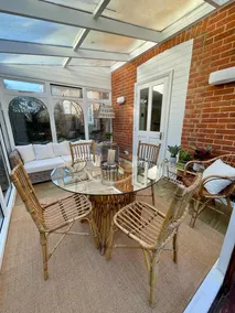 Holly Cottage, 2, Northbrook Park, Farnham-up to 6 adults - Image 5