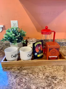 Bright & Cheerful Northtown Guest House - Image 2