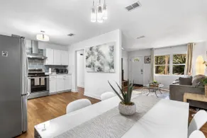 Jeff GNV Home #1 · Renovated 3/2+ bonus, Heart of Gville, UF+Springs - Image 2
