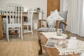 Elephant Blue Apartment - Image 2
