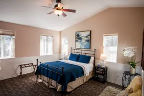 A beautiful Retreat on beautiful Hayden Lake nestled among the gorgeous pines - Image 4