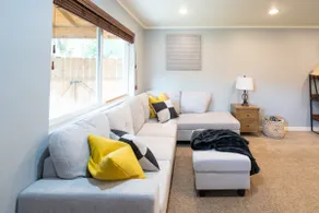 Seattle Charmer - with private patio & green belt! - Image 4