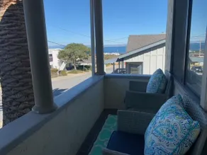 Bay View Cottage 4/10 mile from the Waterfront - Image 3