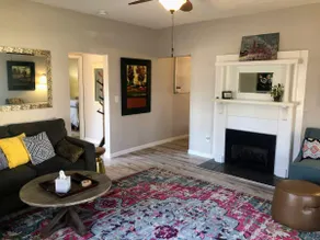 Artistic Retreat - Walk Downtown, Sparkling Clean! - Image 4