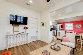 1930 Bungalow in Laurel's Historic Downtown! - Image 2