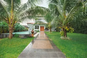 Villa Syariah Prambanan Private Swimming Pool by Simply Homy - Image 2