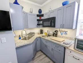 Bear Necessities - 1 Bdrm 1 Bthrm w/Kitchen/Lvrm - Image 4