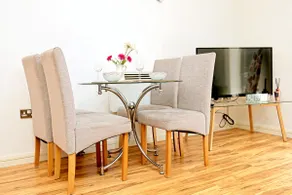 Birmingham City Centre Beautiful Apartment Walking Distance to Bullring Shopping Centre Private Parking - Image 4