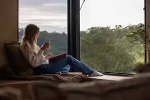 Luxury Cabin at Round Hill Retreat - Image 4