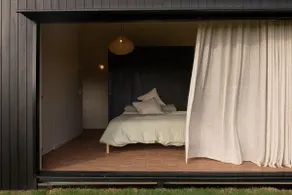 Luxury Cabin at Round Hill Retreat - Image 5