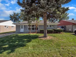 Sunlit Ranch w/ Coffee Bar & Fenced Backyard - Image 2