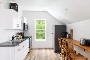 Muskoka Cottage Inspired Downtown Loft - Image 2