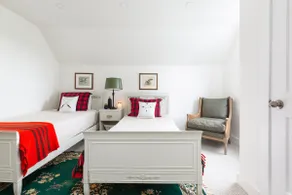 Muskoka Cottage Inspired Downtown Loft - Image 5