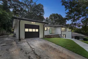 Designer 5 Bedroom With Backyard Downtown Atl - Image 3