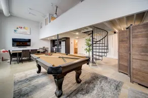 Modern, Stylish West Town Loft with Pool Table - Image 4