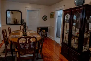 Spacious Home a mile away of York expo center with free parking lot. - Image 3