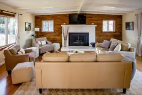 Vineyard-House Escape in Sonoma Wine Country - Image 3