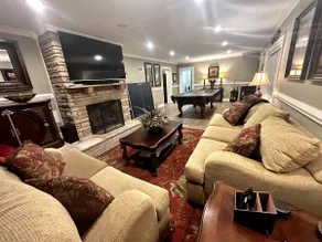Pool table, Ping Pong, Patio, Game Room & Laundry - Image 2