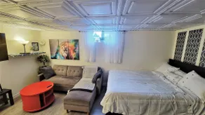 Private room/bathroom separate entrance - Image 5