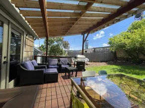 Light & Bright 3-Bedroom on College Hill - Image 3