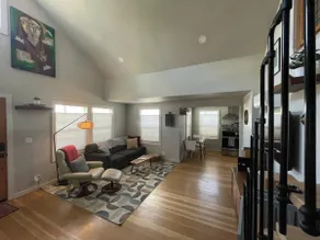 Light & Bright 3-Bedroom on College Hill - Image 2