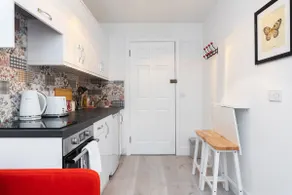 Central Dublin 2nd floor Studio Apartment - Image 5