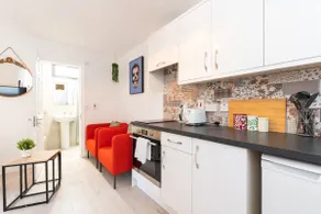 Central Dublin 2nd floor Studio Apartment - Image 2