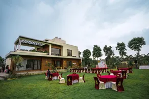 RARE sKY - 5 Bedroom villa with pool - Image 2