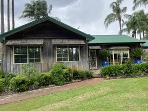 Silver Saddle Three Bedroom Cottage with Pool - Image 2