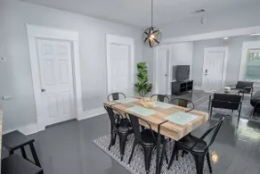 Wonderful 3 BR 2 BA Near Downtown - Image 4