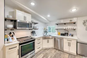 1905 Farmhouse w/ Fresh Make Over ☼ 3 BR / 2 BA - Image 4