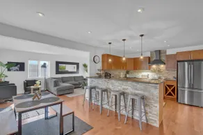 2-bedroom with hot tub,200 steps from the beach - Image 5
