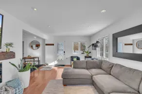 2-bedroom with hot tub,200 steps from the beach - Image 4