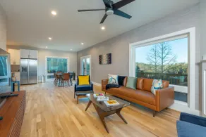 Lux Modern Mountain Villa with Spectacular Views - Image 2