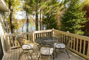 Cozy nature cottage on peaceful lake in the woods - Image 5