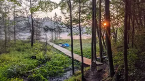 Cozy nature cottage on peaceful lake in the woods - Image 2
