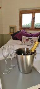 Luxury glamping wagon Hodnet - wood-fired hot tub - Image 4