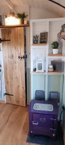 Luxury glamping wagon Hodnet - wood-fired hot tub - Image 5