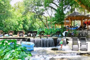 #12 Son's Rio Cibolo Safari Cabin - Image 2
