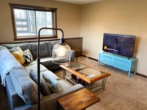 Spacious, Peaceful Home Near Trails & Attractions - Image 2