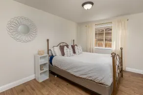 Beautiful 3 Bedroom + Office Home with HotTub! - Image 2