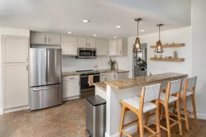 Beautiful 3 Bedroom + Office Home with HotTub! - Image 3