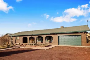 family getaway with hot tub and game room on 2 acres - Image 5