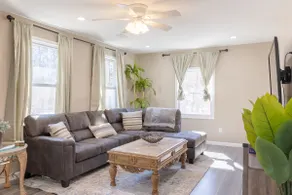 Tranquil Haven: secluded home. - Image 4
