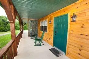 7 C's Lodging - Cabin 14 - Image 5