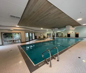 Salty Paws Welcome: Resort Pool & Hot Tub - Image 3