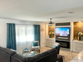 Beautiful Vacation Home With PRIVATE POOL In Orlando - Image 5