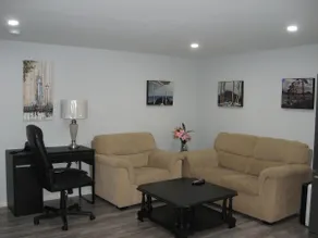 Beautiful 2-bedroom Guest Home in Guelph - Image 2