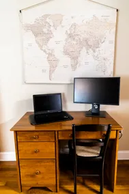 Family Friendly, Cheerful & Comfy Home in Town - Image 4