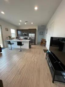 Mei’s Modern Furnished 1 Bedroom 1 Bathroom Suite - Image 5